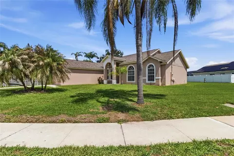 Exterior - 1019 Chamberlin Trl, Saint Cloud, FL 34772 photo 5 of 13