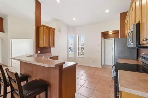 Kitchen - 1019 Chamberlin Trl, Saint Cloud, FL 34772 photo 2 of 3