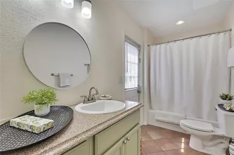Bath - 13290 Don Loop, Spring Hill, FL 34609 photo 6 of 6