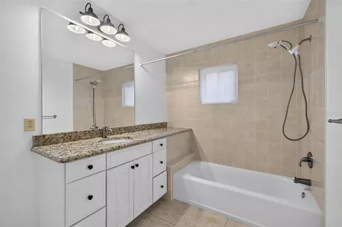 Bath - 3158 Whisper Wind Dr, Saint Cloud, FL 34771 photo 4 of 4