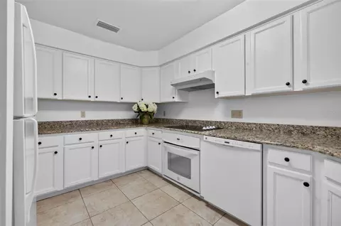 Kitchen - 3158 Whisper Wind Dr, Saint Cloud, FL 34771 photo 3 of 5