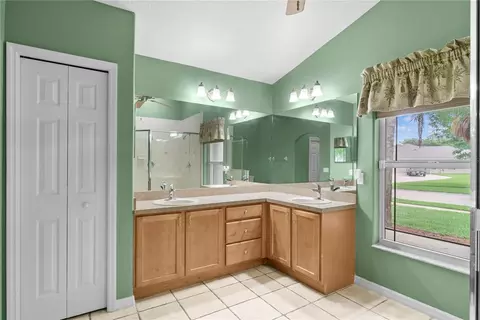 Bath - 4875 Calasans Ave, Saint Cloud, FL 34771 photo 3 of 4