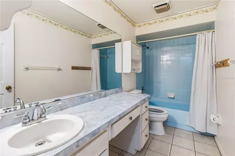 Bath - 3107 5th St, Saint Cloud, FL 34769 photo 3 of 4