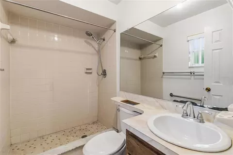Bath - 3107 5th St, Saint Cloud, FL 34769 photo 1 of 4