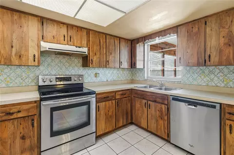 Kitchen - 3107 5th St, Saint Cloud, FL 34769 photo 3 of 4