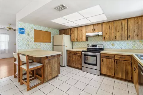 Kitchen - 3107 5th St, Saint Cloud, FL 34769 photo 2 of 4