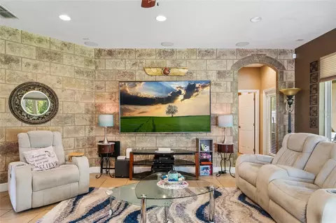Living - 2849 Curving Oaks Way, Orlando, FL 32820 photo 3 of 5