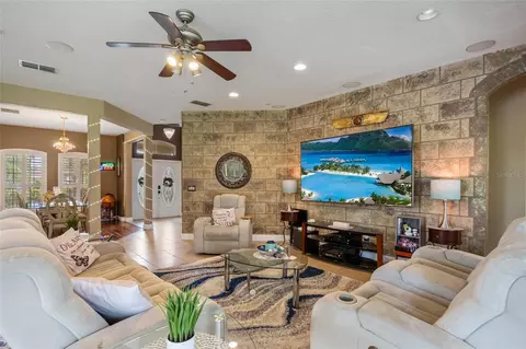 Living - 2849 Curving Oaks Way, Orlando, FL 32820 photo 2 of 5