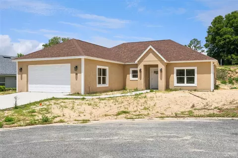 95 Fairway Cir, Umatilla, FL 32784
