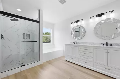 Bath - 2124 Continental St, Saint Cloud, FL 34769 photo 1 of 6