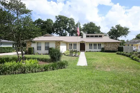 313 White Oak Dr, Altamonte Springs, FL 32701