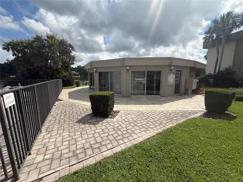 Exterior - 400 E Orlando Ave #1C, Ocoee, FL 34761 photo 7 of 8