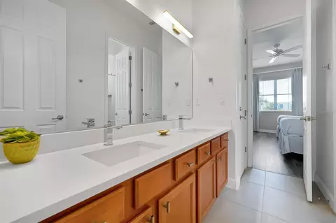 Bath - 7768 Linkside Loop, Reunion, FL 34747 photo 5 of 8