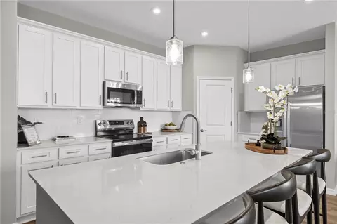 Kitchen - 1813 Shadow Box Bnd, Saint Cloud, FL 34771 photo 3 of 4