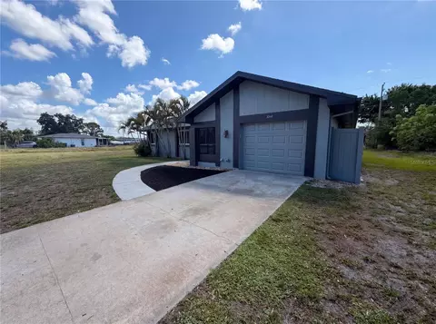 3260 Pinetree St, Port Charlotte, FL 33952