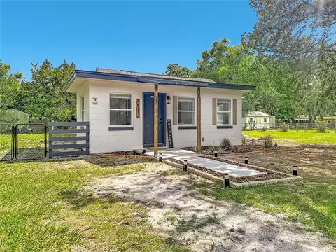 16116 Wallace St, Umatilla, FL 32784