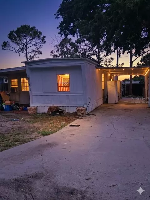36449 West Dr, Fruitland Park, FL 34731