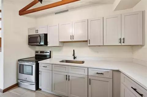 Kitchen - 10541 3rd Ave, Ocoee, FL 34761 photo 4 of 5