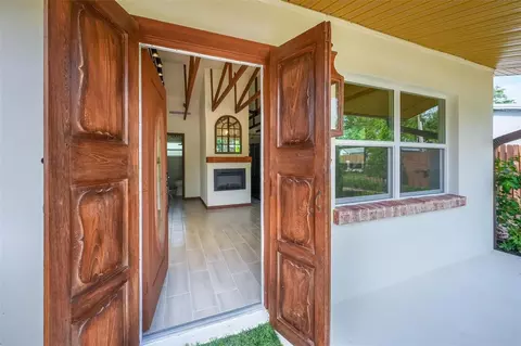 Entry Way - 10541 3rd Ave, Ocoee, FL 34761 photo 1 of 6