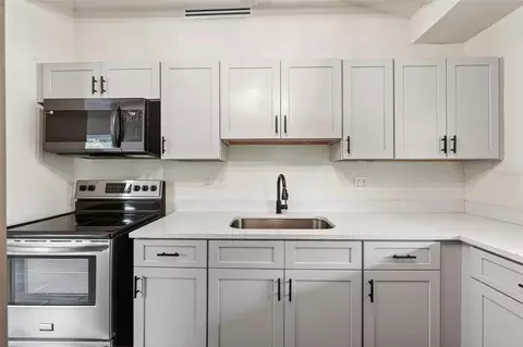 Kitchen - 10541 3rd Ave, Ocoee, FL 34761 photo 2 of 5