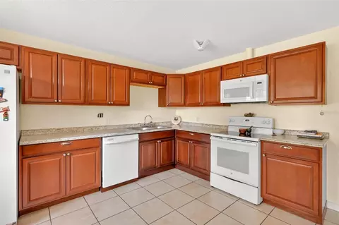 Kitchen - 71 Fairview Ave, Ormond Beach, FL 32174 photo 2 of 7