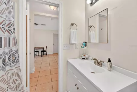 Bath - 71 Fairview Ave, Ormond Beach, FL 32174 photo 4 of 4