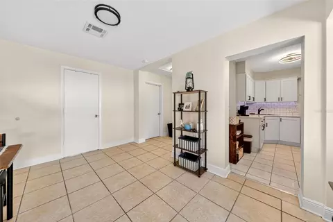 Entry Way - 71 Fairview Ave, Ormond Beach, FL 32174 photo 2 of 3