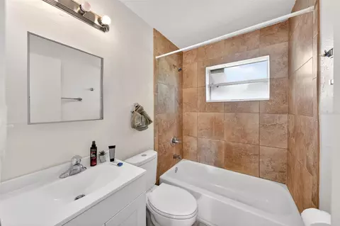 Bath - 71 Fairview Ave, Ormond Beach, FL 32174 photo 1 of 4