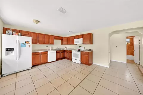 Kitchen - 71 Fairview Ave, Ormond Beach, FL 32174 photo 1 of 7