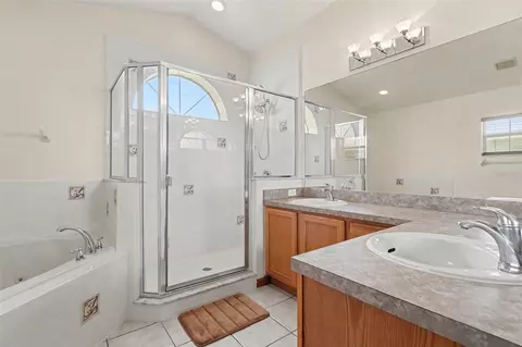 Bath - 2236 Summer Raye Ct, Saint Cloud, FL 34772 photo 1 of 3
