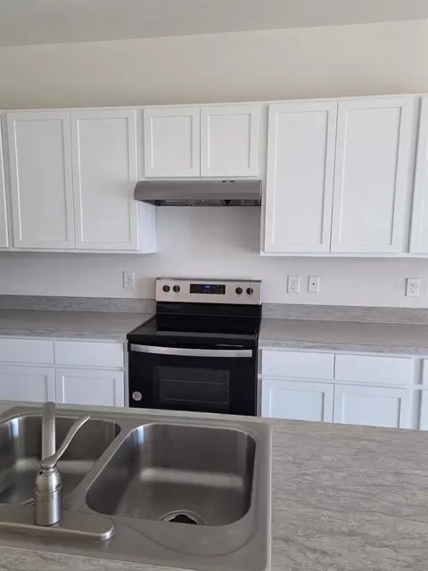 Kitchen - 2294 Tay Wes Dr, Saint Cloud, FL 34771 photo 2 of 6