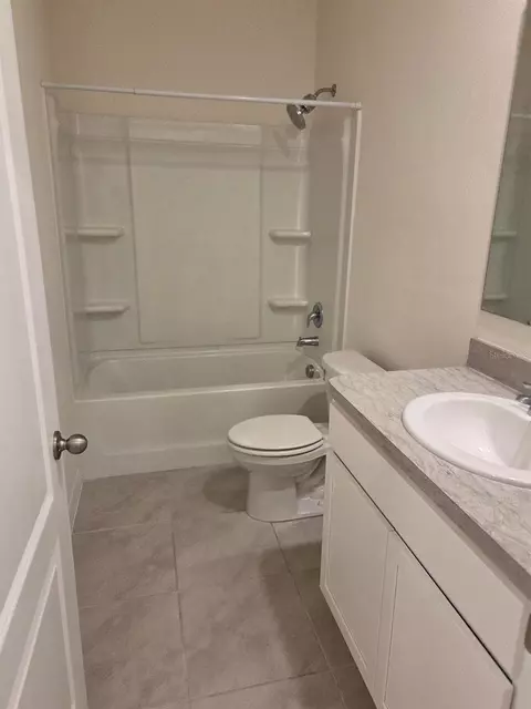 Bath - 2294 Tay Wes Dr, Saint Cloud, FL 34771 photo 1 of 6
