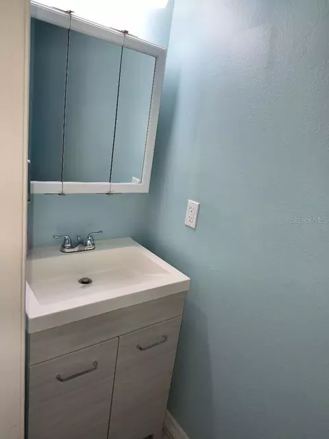Bath - 1120 N Illinois Ave, Saint Cloud, FL 34769 photo 3 of 5