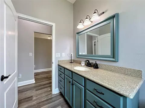 Bath - 300 E Geneva St, Ocoee, FL 34761 photo 3 of 8