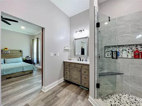 Bath - 300 E Geneva St, Ocoee, FL 34761 photo 6 of 8