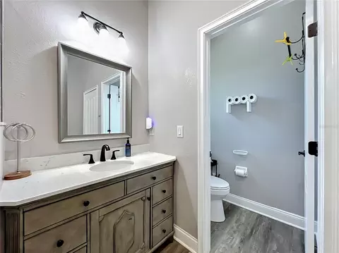 Bath - 300 E Geneva St, Ocoee, FL 34761 photo 7 of 8