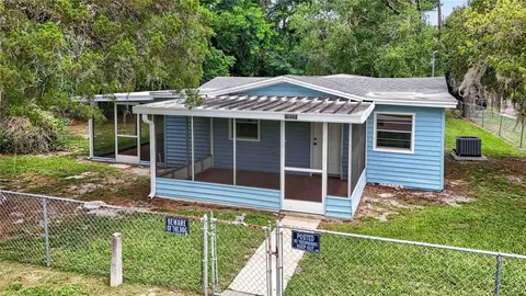16141 3rd St, Umatilla, FL 32784