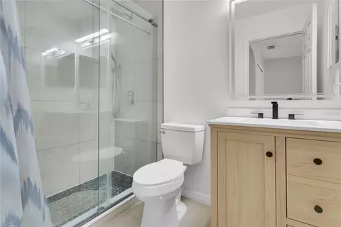 Bath - 1748 Fritwell Ct, Ocoee, FL 34761 photo 2 of 3
