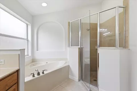 Bath - 4303 Shoshone Ct, Saint Cloud, FL 34772 photo 3 of 3