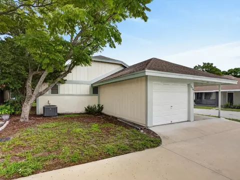 724 Lakeside Dr, Winter Springs, FL 32708