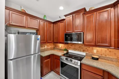 Kitchen - 2125 Velvet Leaf Dr, Ocoee, FL 34761 photo 2 of 6