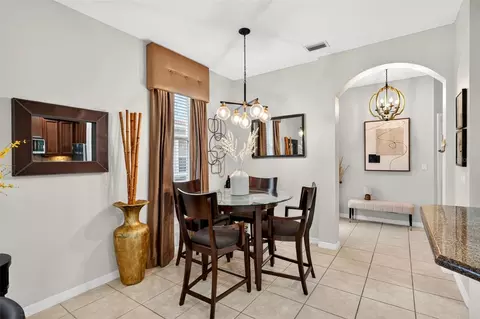 Dining - 2125 Velvet Leaf Dr, Ocoee, FL 34761 photo 2 of 3