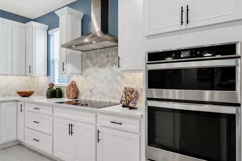 Kitchen - 2314 Nuthatch St, Saint Cloud, FL 34771 photo 3 of 5