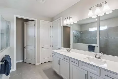 Bath - 2701 Timbergrove St, Saint Cloud, FL 34771 photo 3 of 4