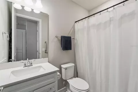Bath - 2701 Timbergrove St, Saint Cloud, FL 34771 photo 2 of 4