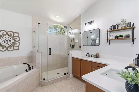 Bath - 122 Lena Ann Dr, Saint Cloud, FL 34771 photo 3 of 5