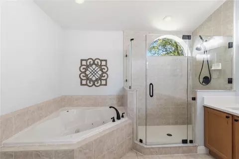 Bath - 122 Lena Ann Dr, Saint Cloud, FL 34771 photo 2 of 5