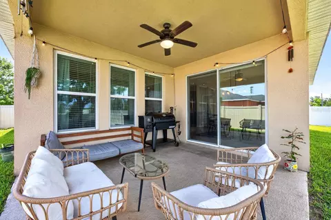 Exterior - 4062 Brookshire Cir, Eustis, FL 32736 photo 2 of 6