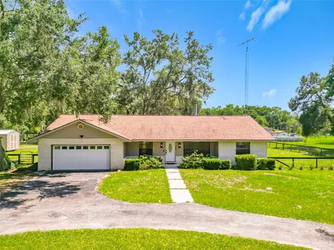 900 NE 165th St, Citra, FL 32113