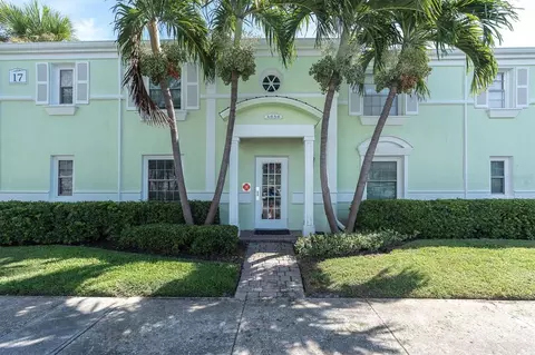 4858 Coquina Key Dr SE #D, Saint Petersburg, FL 33705